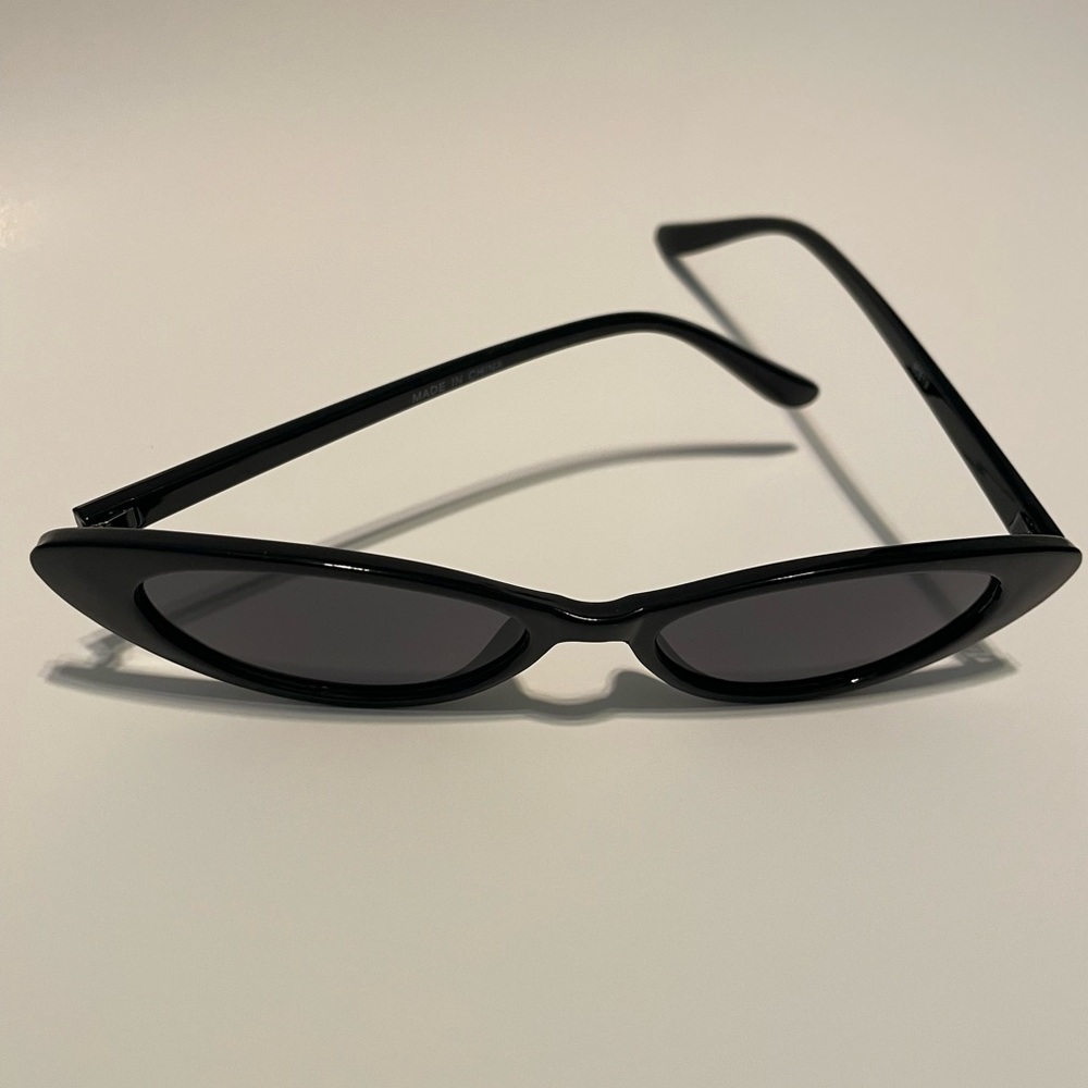 Cat eye style shades